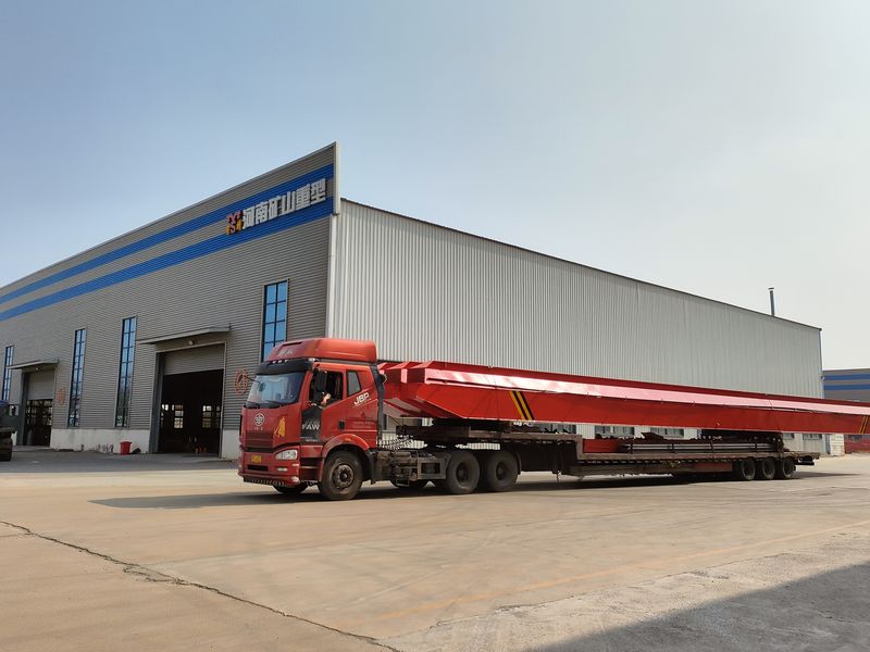 4臺(tái)電動(dòng)單梁起重機(jī)，LD10t-26.53m，發(fā)往浙江交付客戶使用。