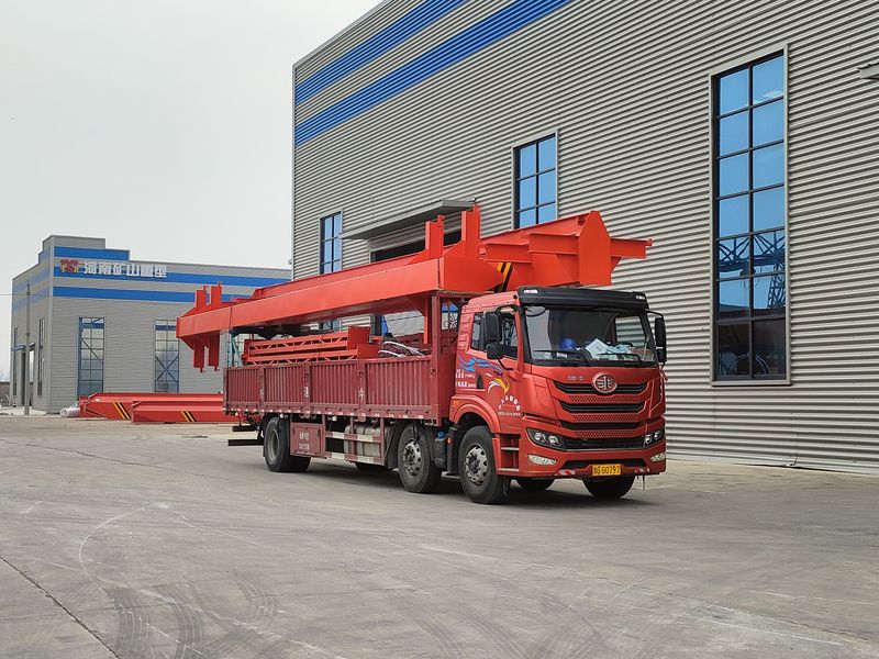 2臺(tái)電動(dòng)葫蘆門(mén)式起重機(jī) MHxh10t—13m 發(fā)往河南焦作交付客戶使用。